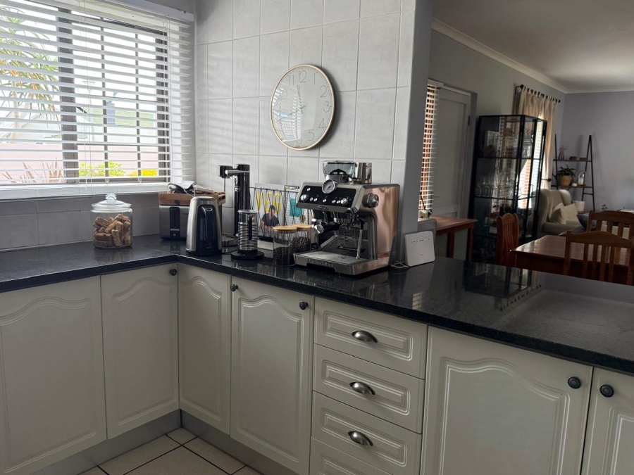 2 Bedroom Property for Sale in King George Park Western Cape